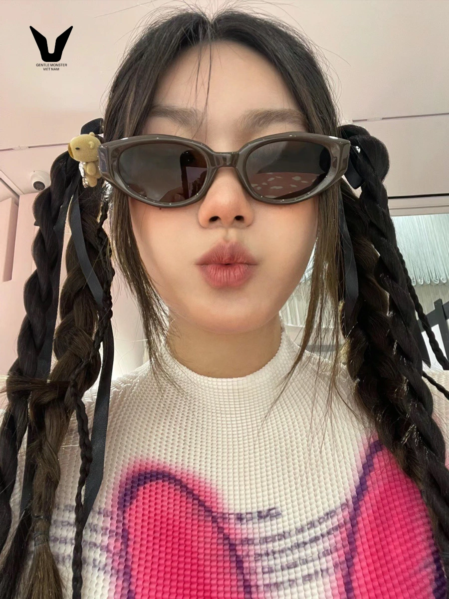 jennie-fish-tail-br3-6 Kính Gentle Monster Jennie Fish Tail BR3